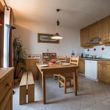 1850 : 3 Pieces, Balcon, Vue, Wifi, Garage - Fr-1-575-3 Apartment