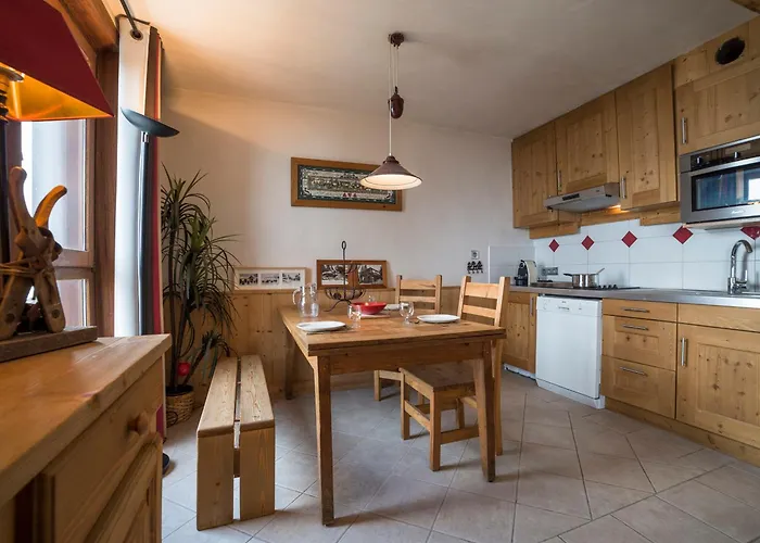 1850 : 3 Pieces, Balcon, Vue, Wifi, Garage - Fr-1-575-3 Lejlighed